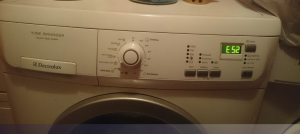 may-giat-toshiba-bi-loi-e52