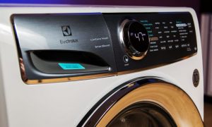 may-giat-electrolux-bao-loi-e13-1